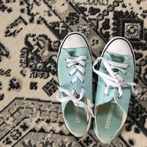 Girls mint converse